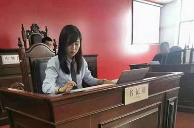 文法学院与河南中原法汇律师事务所联合开展“学史明理、知法用法”模拟庭审活动